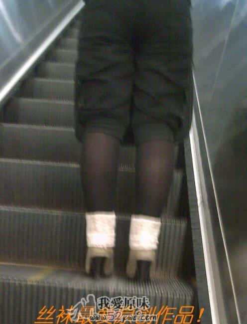 10号线黑丝美女 (1).jpg