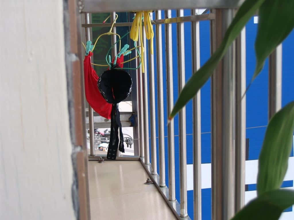 红内黑罩,经典搭配啊