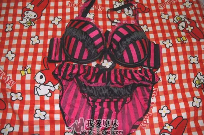 这套是我给前女友买的，才穿啦两天，花啊我不少银子，攒够精力弄死你。