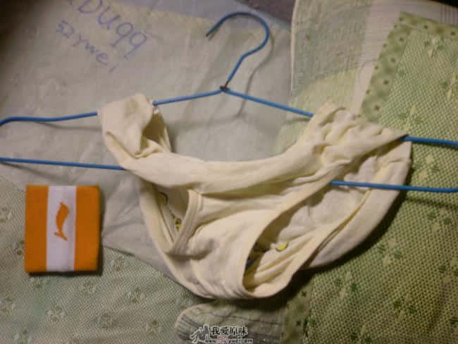 虽然不性感，但SHE在上面也不错，因为接触到MM的私处