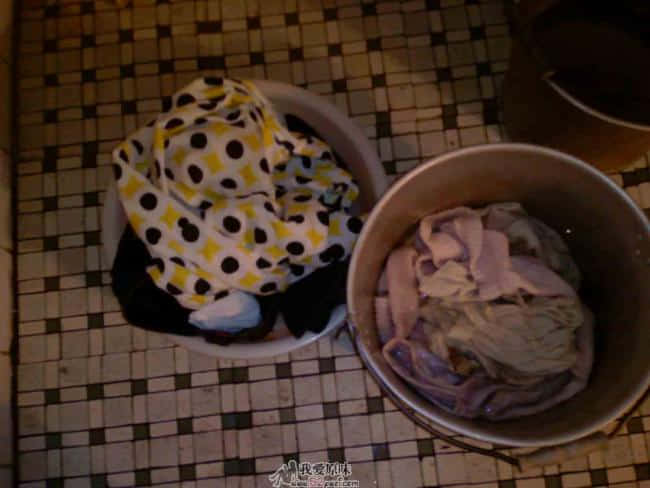 浴室里刚换下的衣服