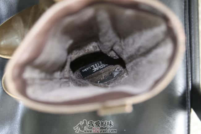 达芙妮，款式尚可，质量一般