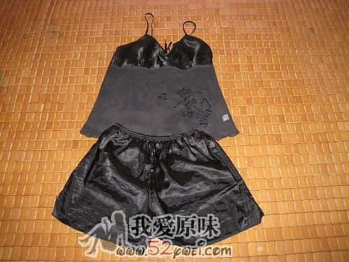 热身，真丝睡衣