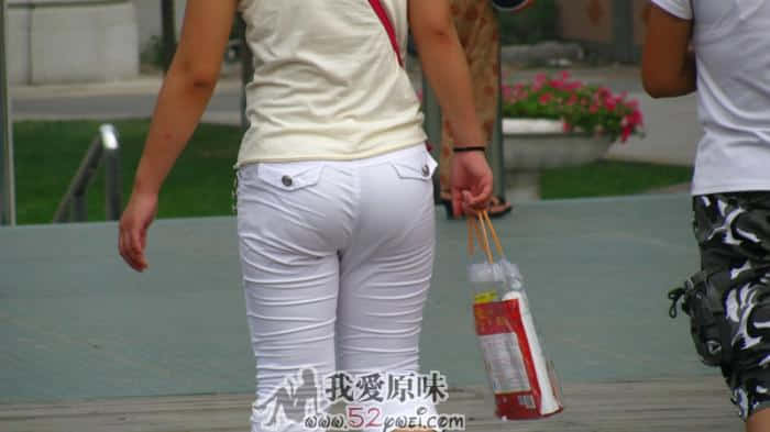 这个学生妹妹太骚了！NN清晰可见！