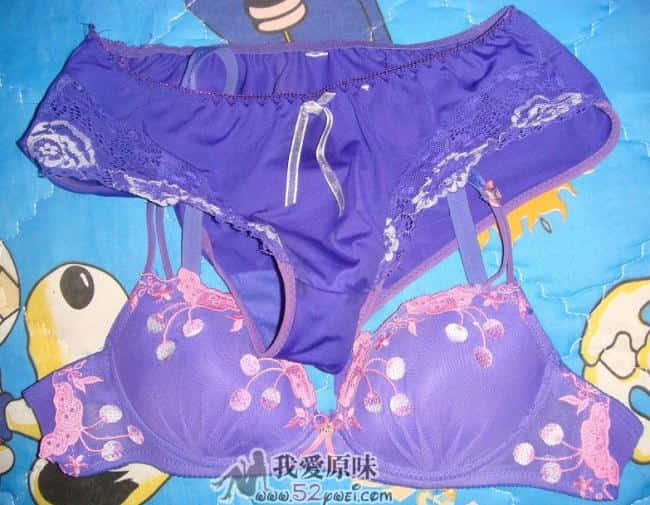 蓝色的蕾丝套，我第二喜欢的，搜藏很久了