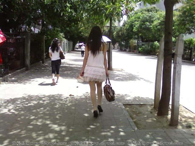 她好美！好香！